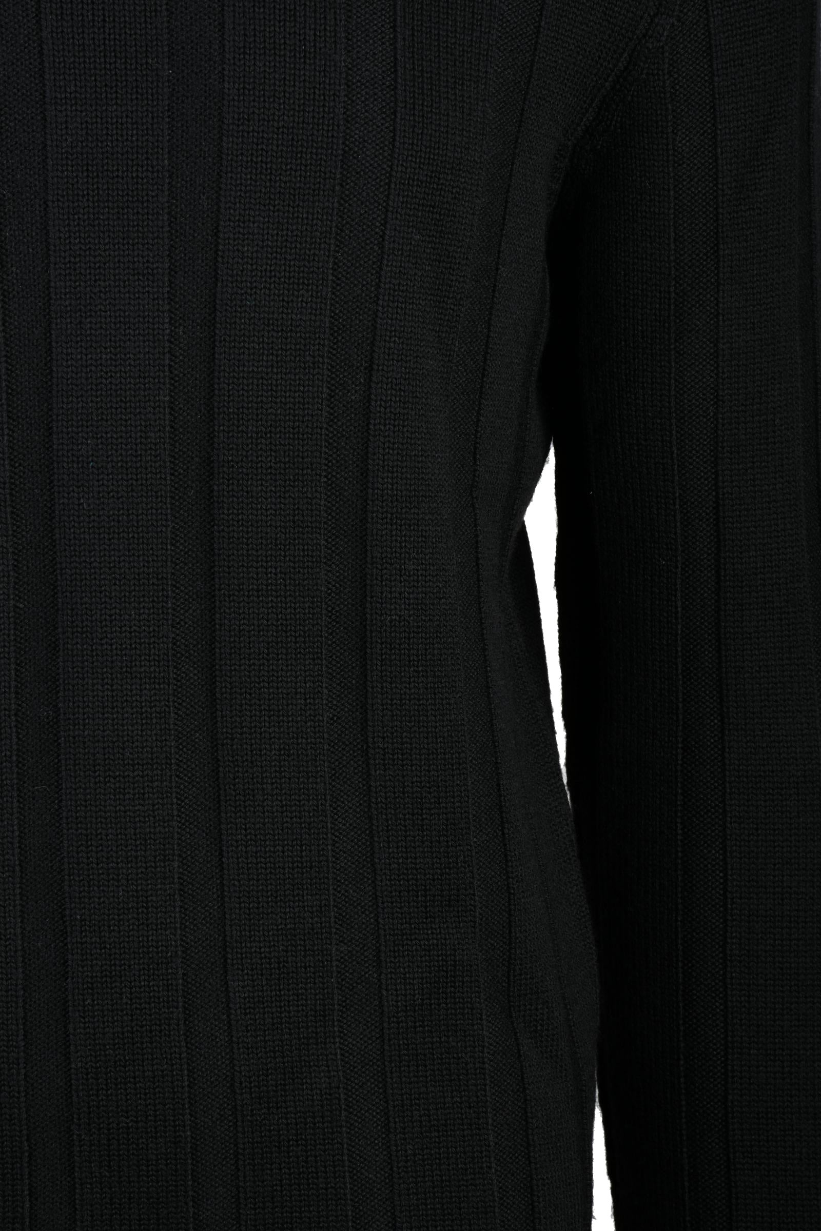 H953 - KNITWEAR AND SWEATSHIRTS