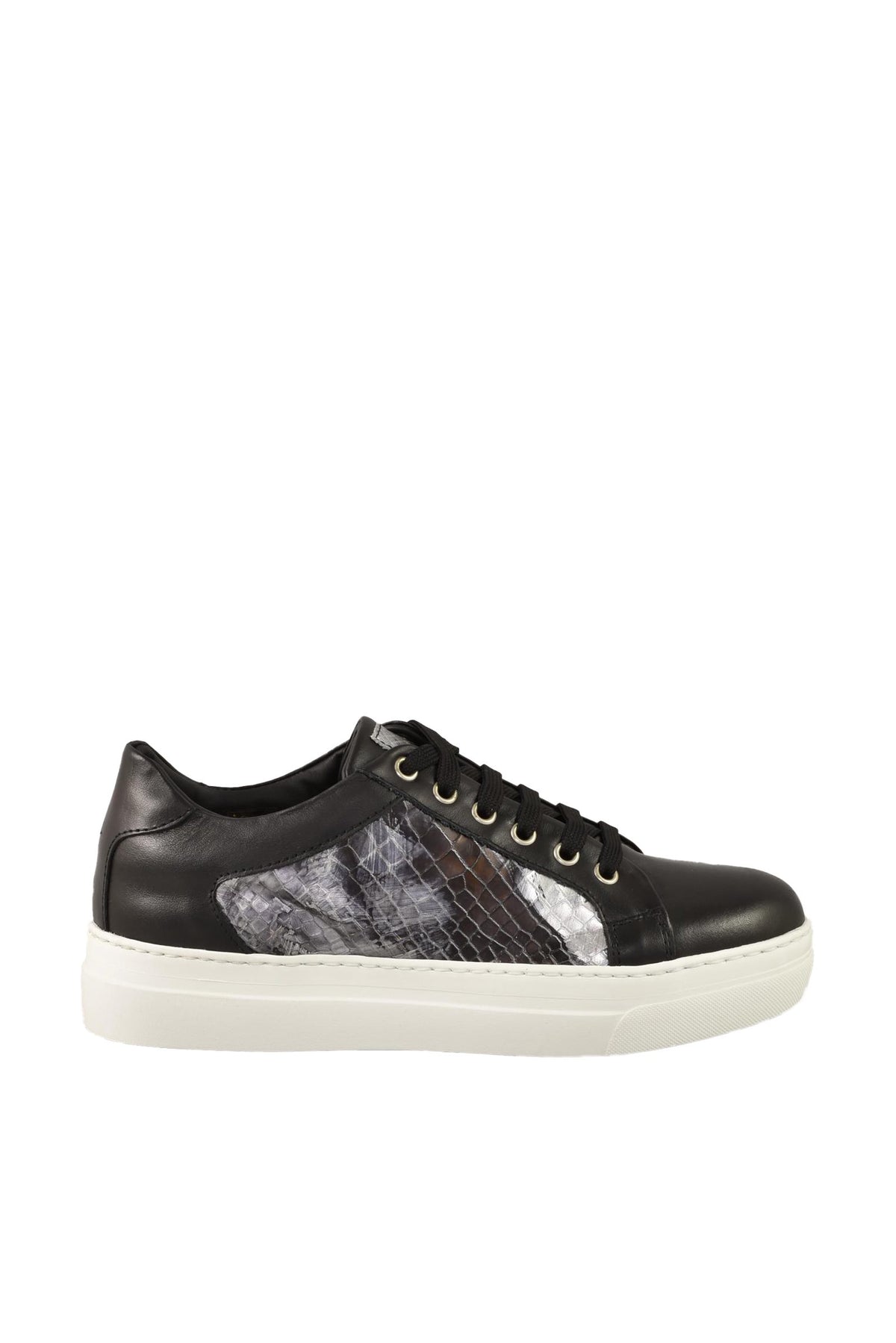 TWELVE STYLE DIVISION - SHOES