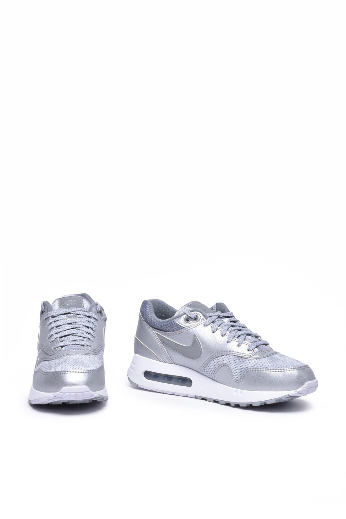 NIKE - SHOES