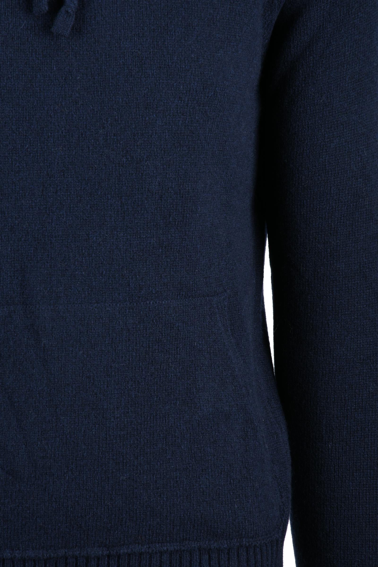 H953 - KNITWEAR AND SWEATSHIRTS